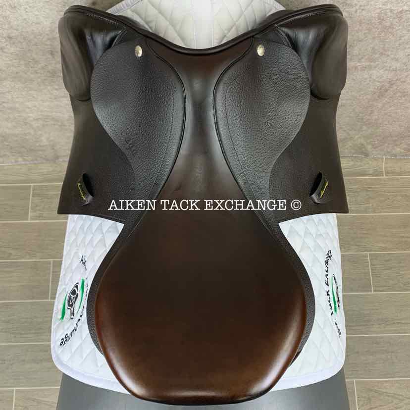 2018 Amerigo Vega Jump Saddle, 18" Seat, Medium Wide Tree, Wool Flocked Panels