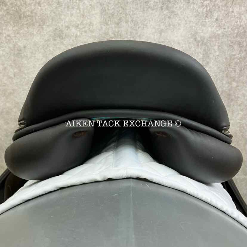2022 Voltaire Stuttgart Close Contact Jump Saddle, 17.5" Seat, 3AA Flap, Medium Wide Tree, PRO Panels, Full Buffalo Leather