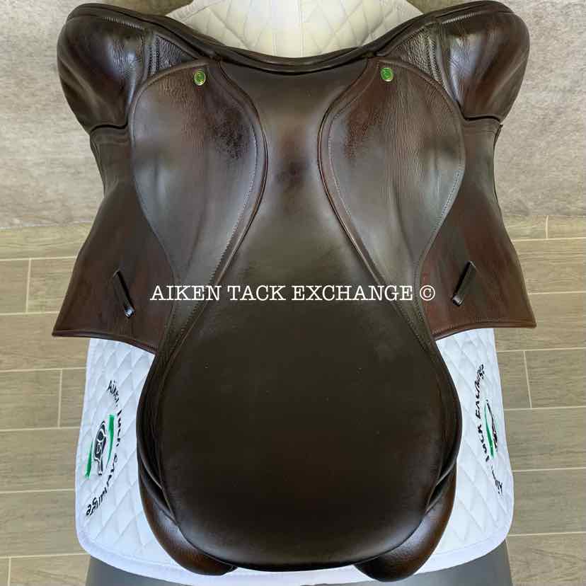 **SOLD** 2008 County Innovation Close Contact Jump Saddle, 17.5" Seat, Forward Flap, M/MN Tree, Wool Flocked Skid Row Panels
