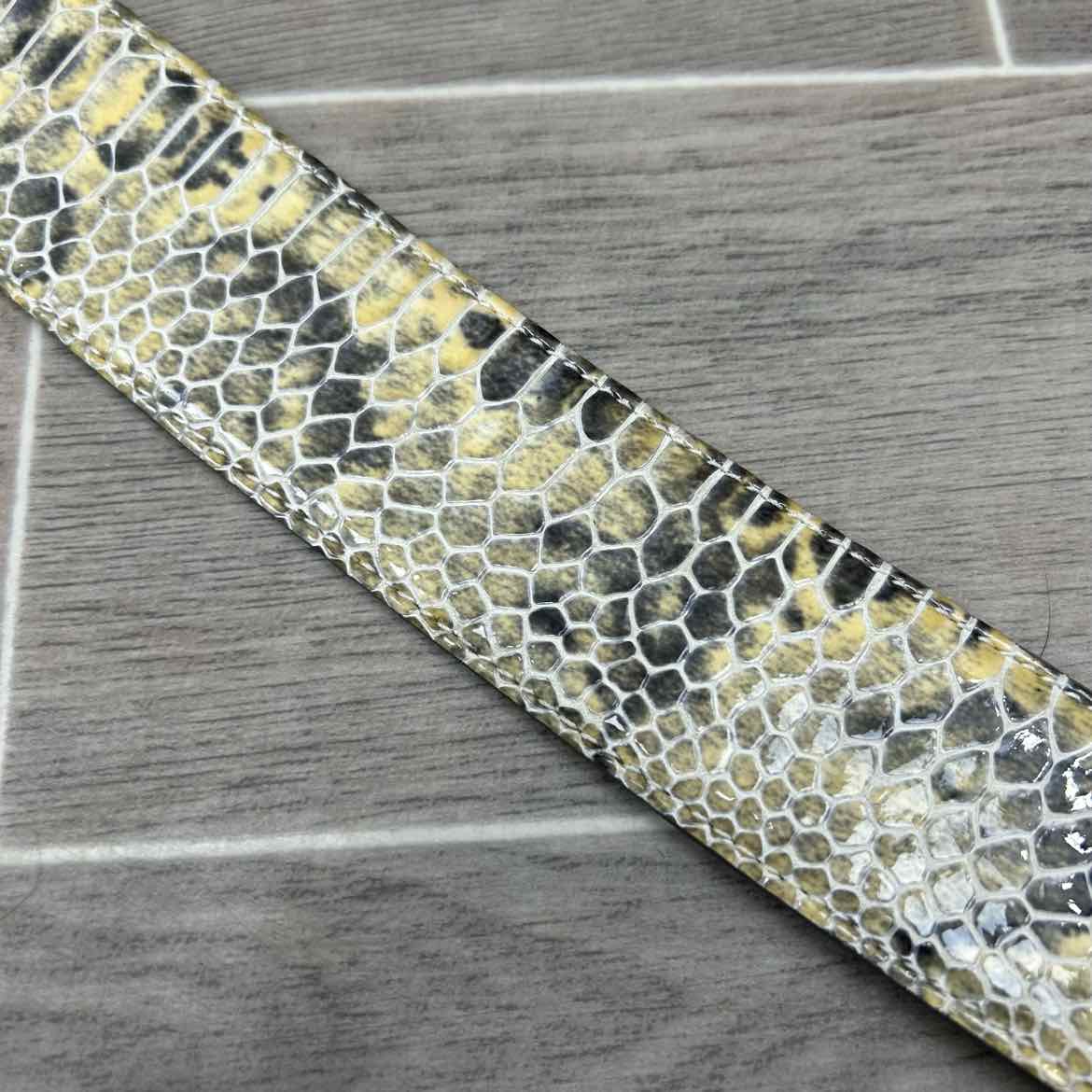 Tailored Sportsman Wide Snakeskin Belt, Size Small