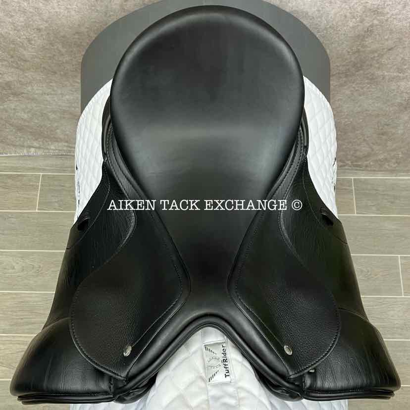 **On Trial** 2014 Schleese Obrigado Dressage Saddle, 17" Seat, Adjustable AdapTree, Wool Flocked Panels