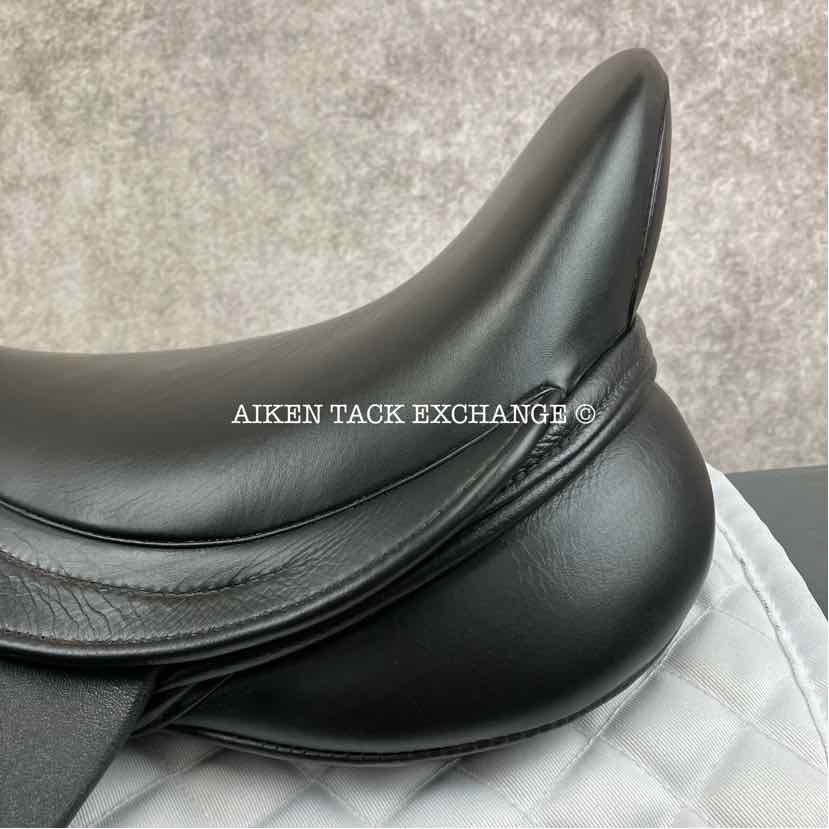 **SOLD** Kent & Masters MDS S-Series Standard Wither Surface Block Dressage Saddle, 18" Seat, Adjustable Tree - Changeable Gullet, Wool Flocked Panels
