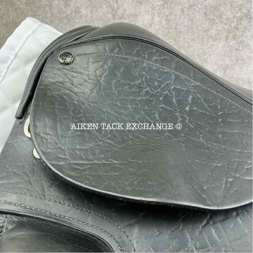 2011 County Fusion Dressage Saddle, 18" Seat, Medium Tree, Wool Flocked Panels