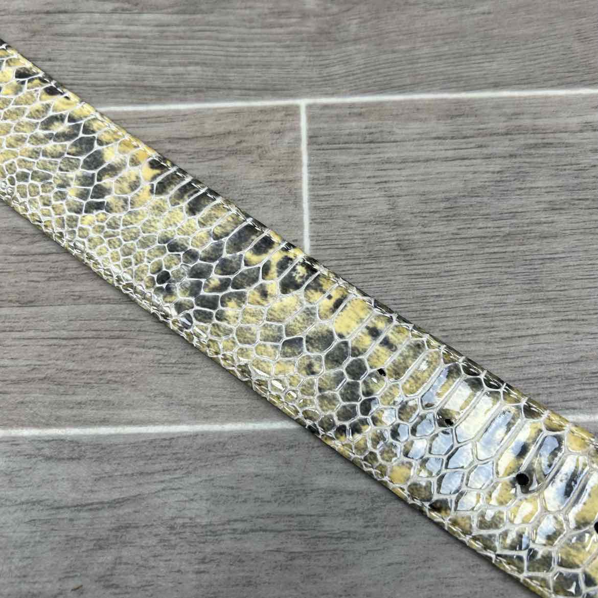 Tailored Sportsman Wide Snakeskin Belt, Size Small