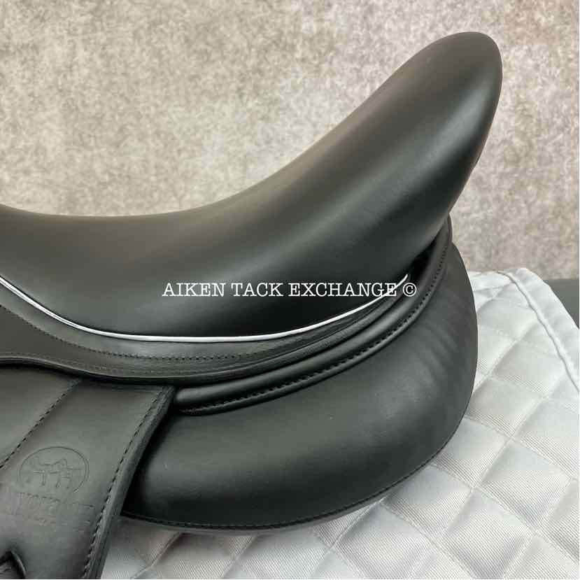 2016 Devoucoux Makila S Monoflap Dressage Saddle, 17.5" Seat, 3A Flap, Medium Wide Tree, D3D Panels, Full Buffalo Leather