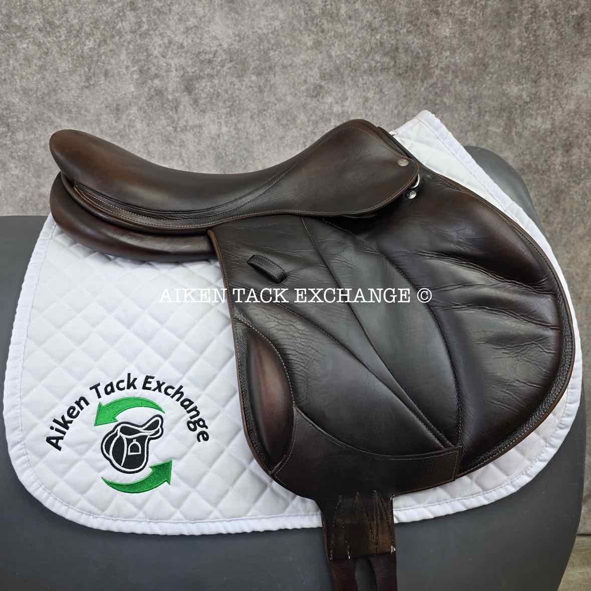 2014 Voltaire Lexington Monoflap Jump Saddle, 18.5" Seat, 3AA Flap, Medium Wide Tree, Foam FIN Panels
