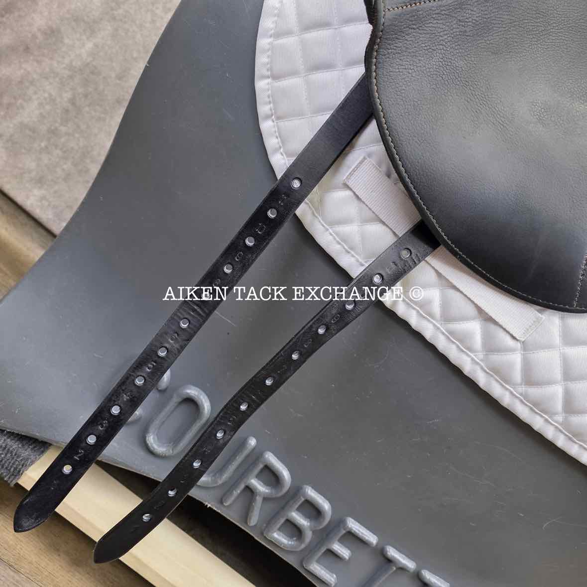 **SOLD** 2019 Custom Saddlery Icon Alpha Monoflap Dressage Saddle, 17.5" Seat, Adjustable Tree, Wool Flocked Panels