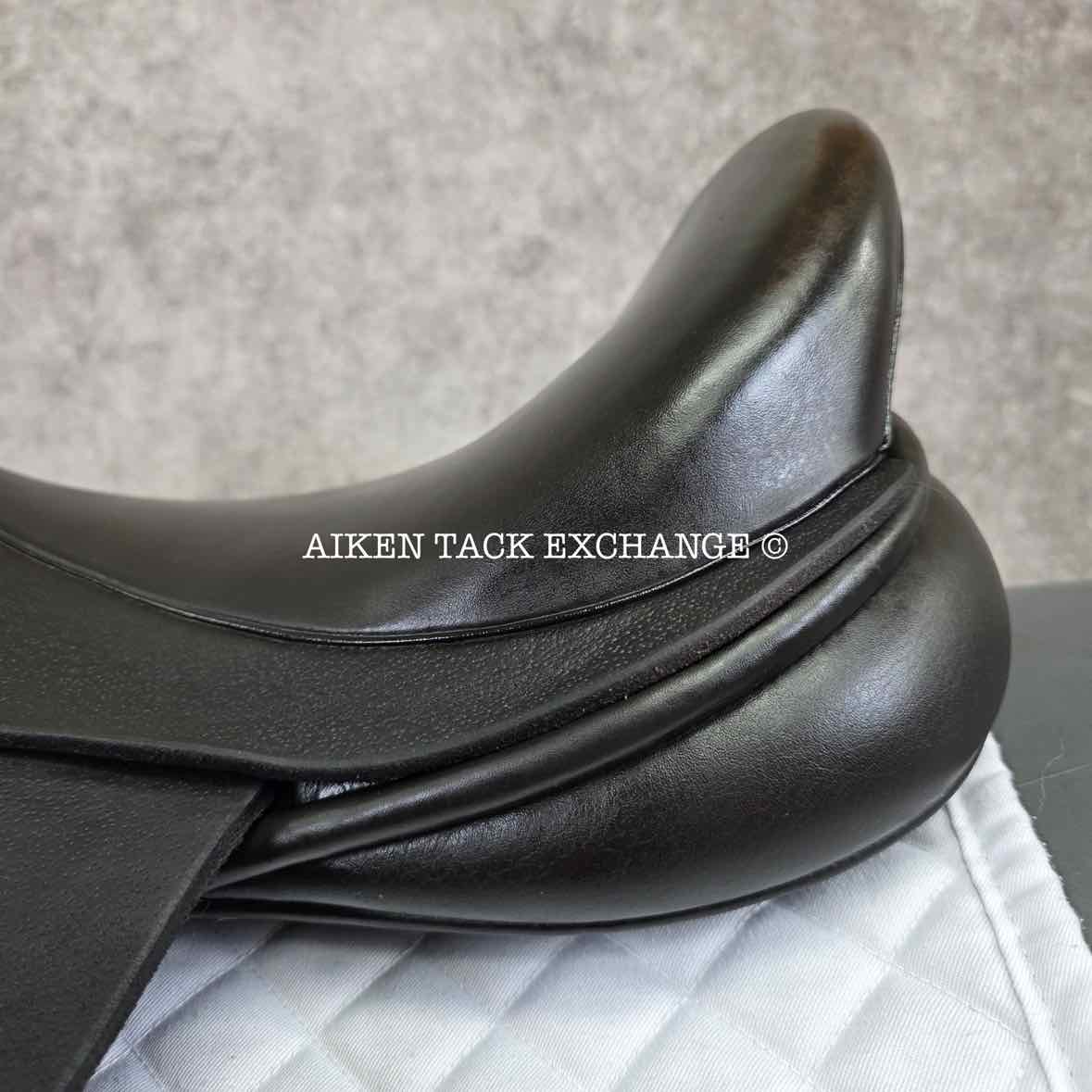 2013 Black Country Wexford Jump Saddle, 17.5" Seat, Medium Wide Tree, Wool Flocked Panels