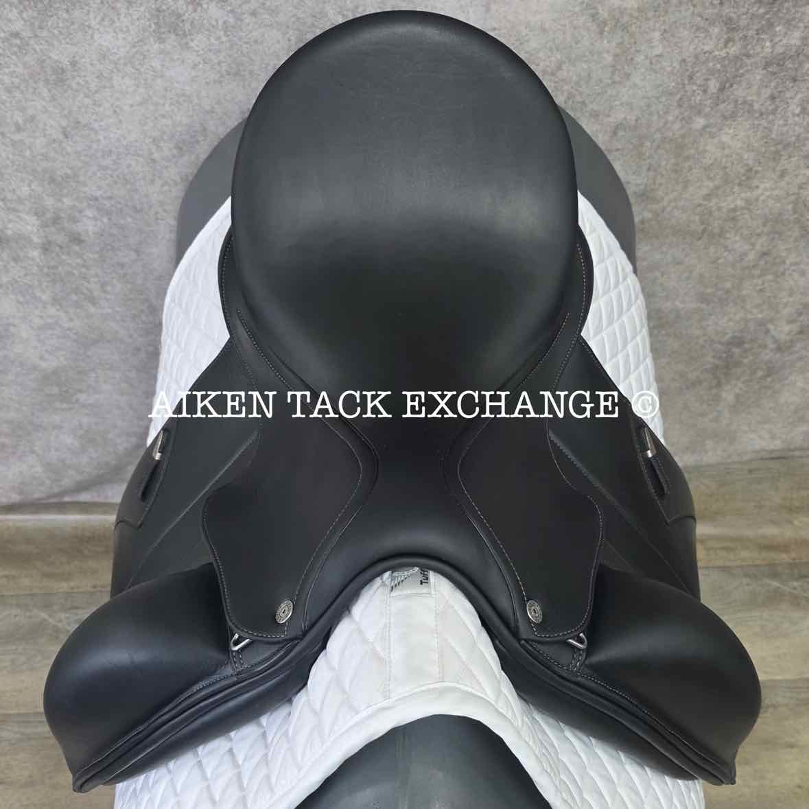 **SOLD** 2020 Equipe E-Carbon Kalifornia Monoflap Dressage Saddle, 17" Seat, MW/W Tree, Foam Panels