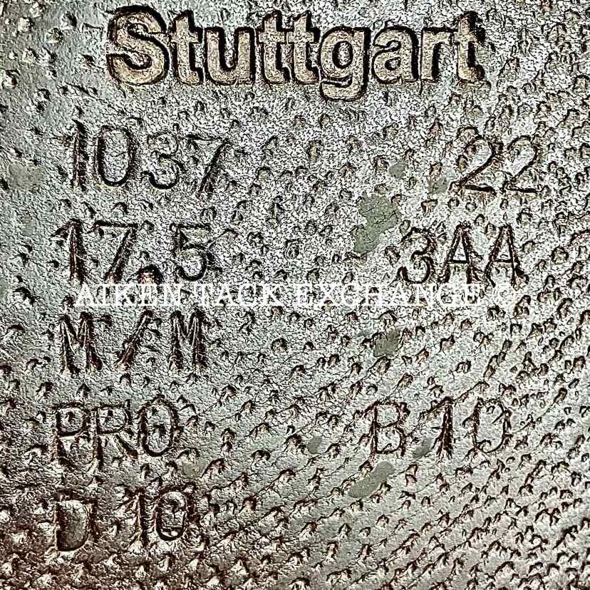 **On Trial** 2022 Voltaire Stuttgart Close Contact Jump Saddle, 17.5" Seat, 3AA Flap, Medium Wide Tree, PRO Panels, Full Buffalo Leather