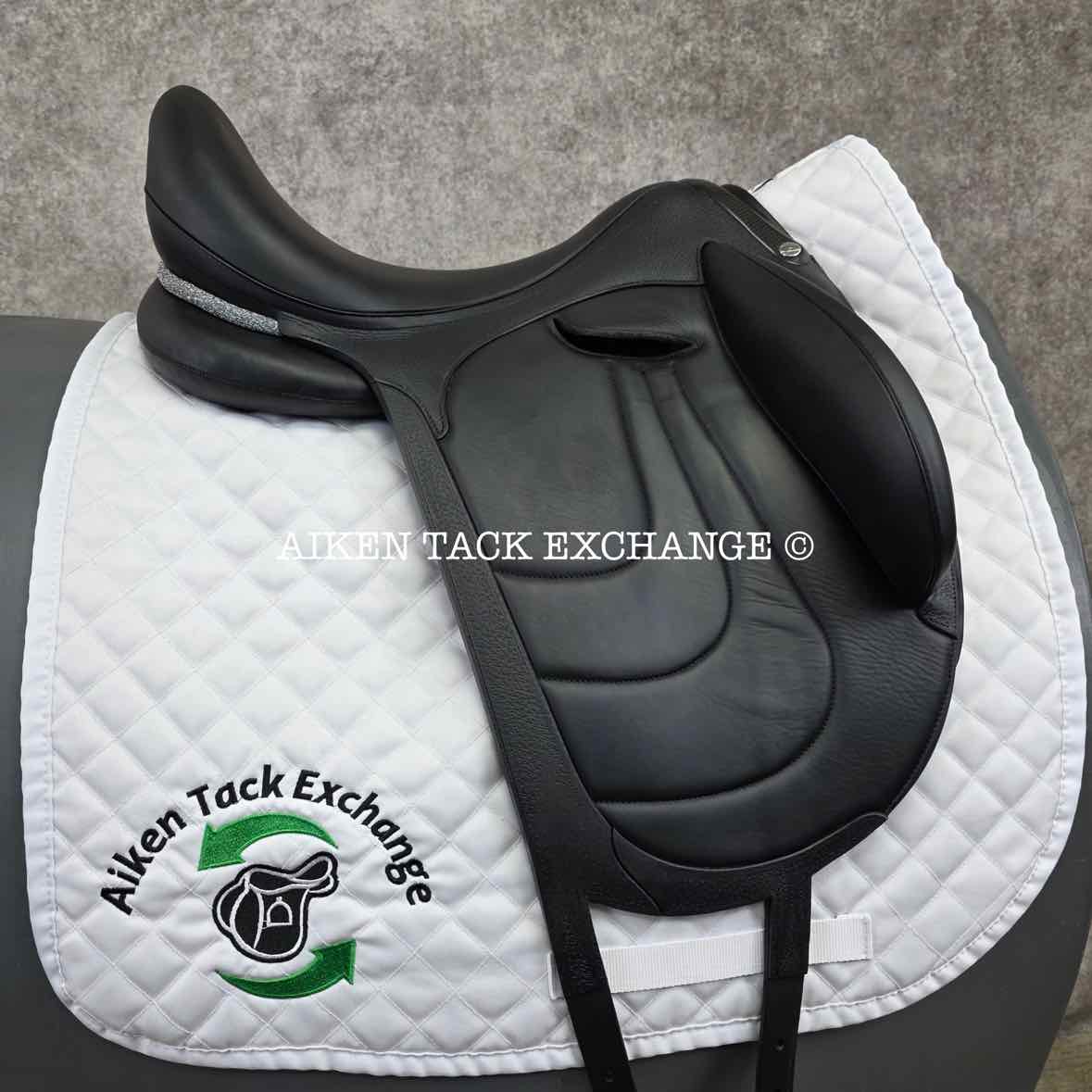 2025 Devoucoux Makila Harmonie Dressage Saddle, 17.5" Seat, 1A Flap, Medium? Tree, D3D Panels