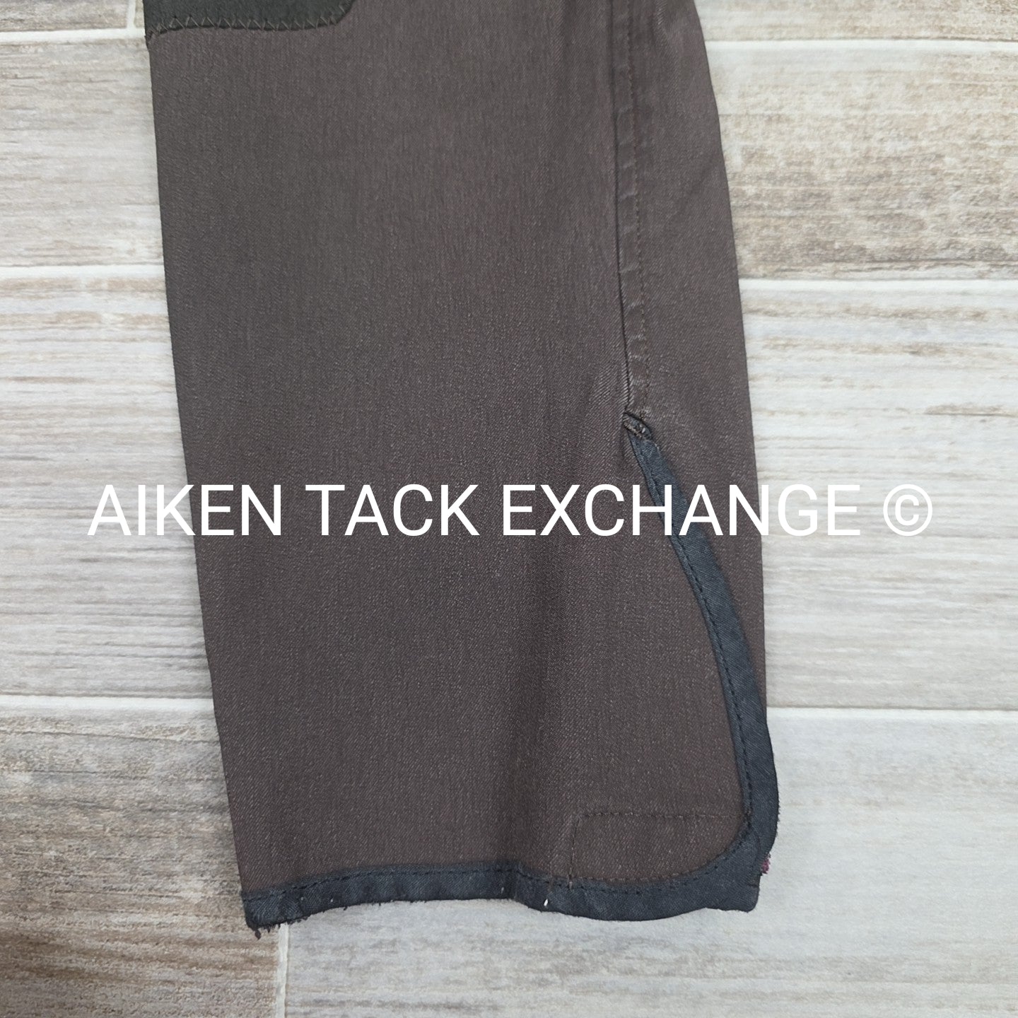 Tailored Sportsman Trophy Hunter Knee Patch Breeches, Size 28 R