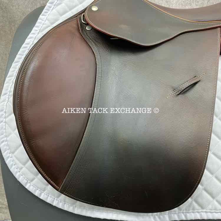 2002 Luc Childeric M Close Contact Jump Saddle, 17" Seat, 3 Flap, AO Tree - Medium Wide/Wide, Foam Panels