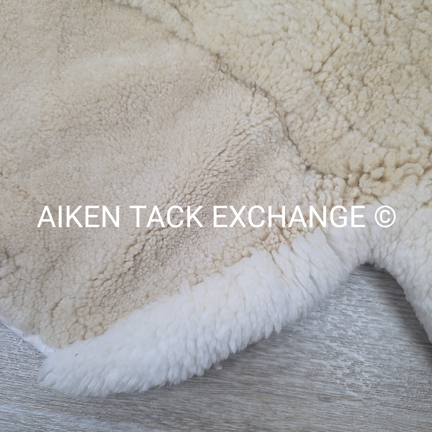 Fleeceworks Sheepskin Show Hunter Pad Partial Trim with Front Roll