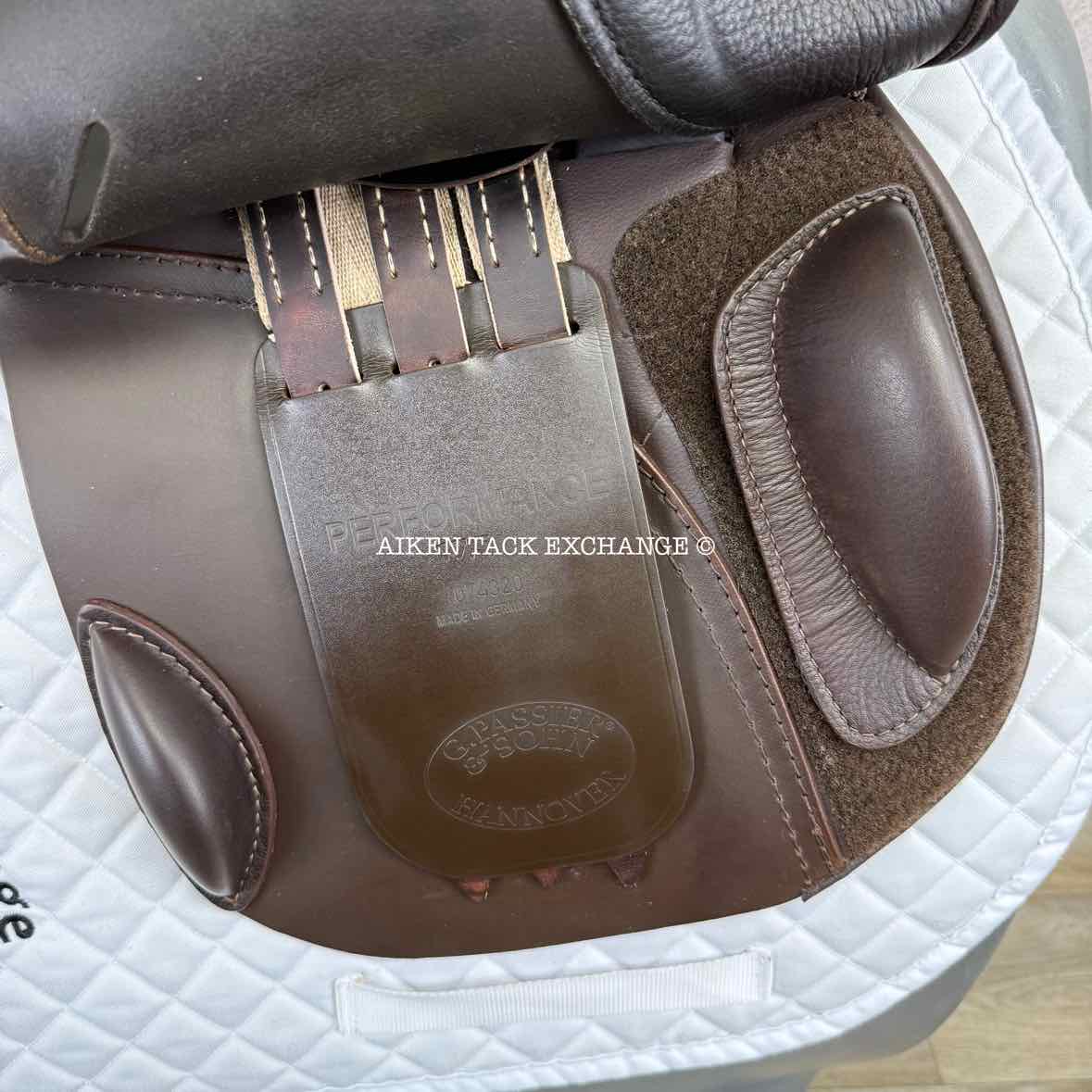 2021 Passier Performance Jump Saddle, 17.5" Seat, Medium Wide Tree, Wool Flocked Panels