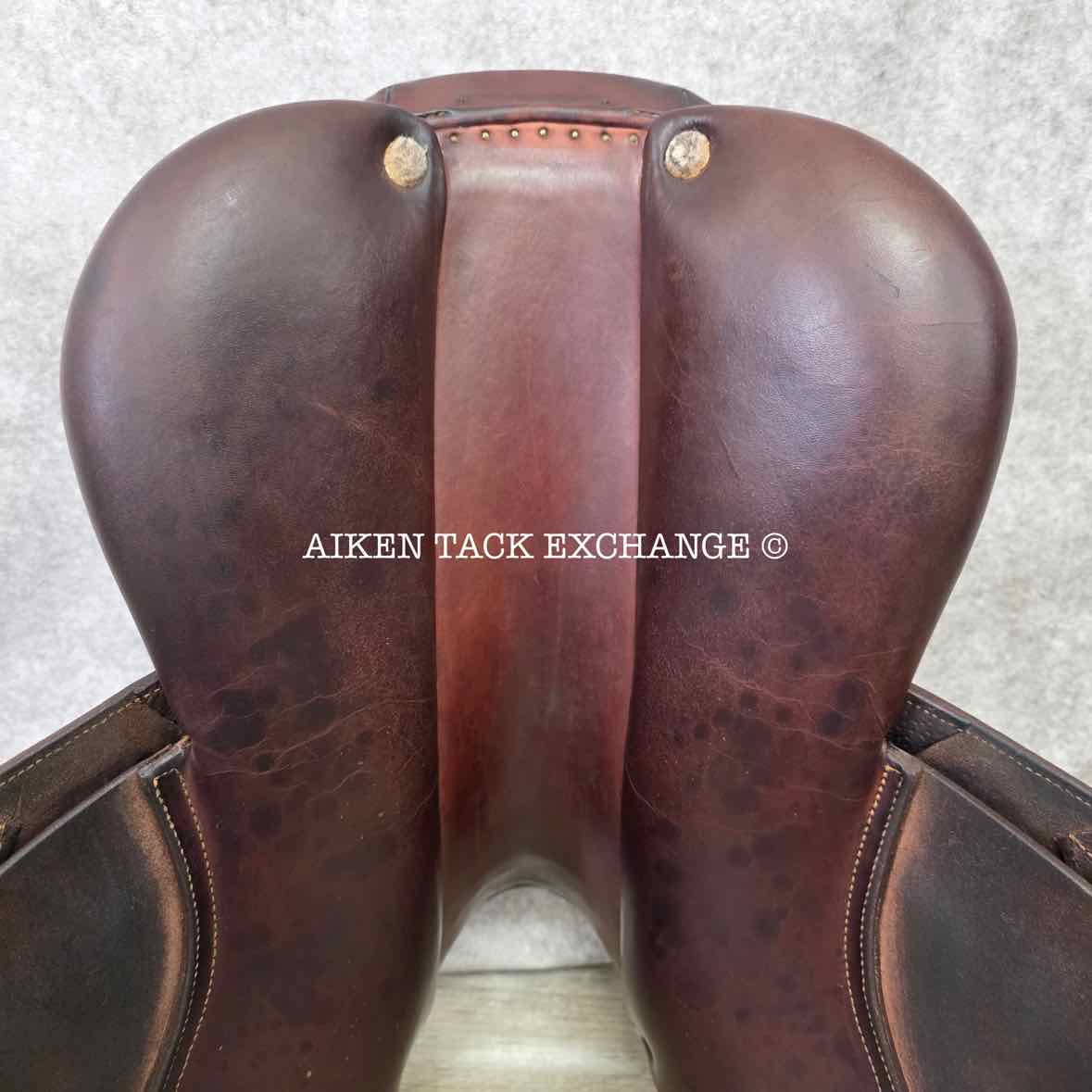 2016 CWD SE03 Close Contact Jump Saddle, 17" Seat, 2L Flap, Medium Wide Tree, Foam Panels