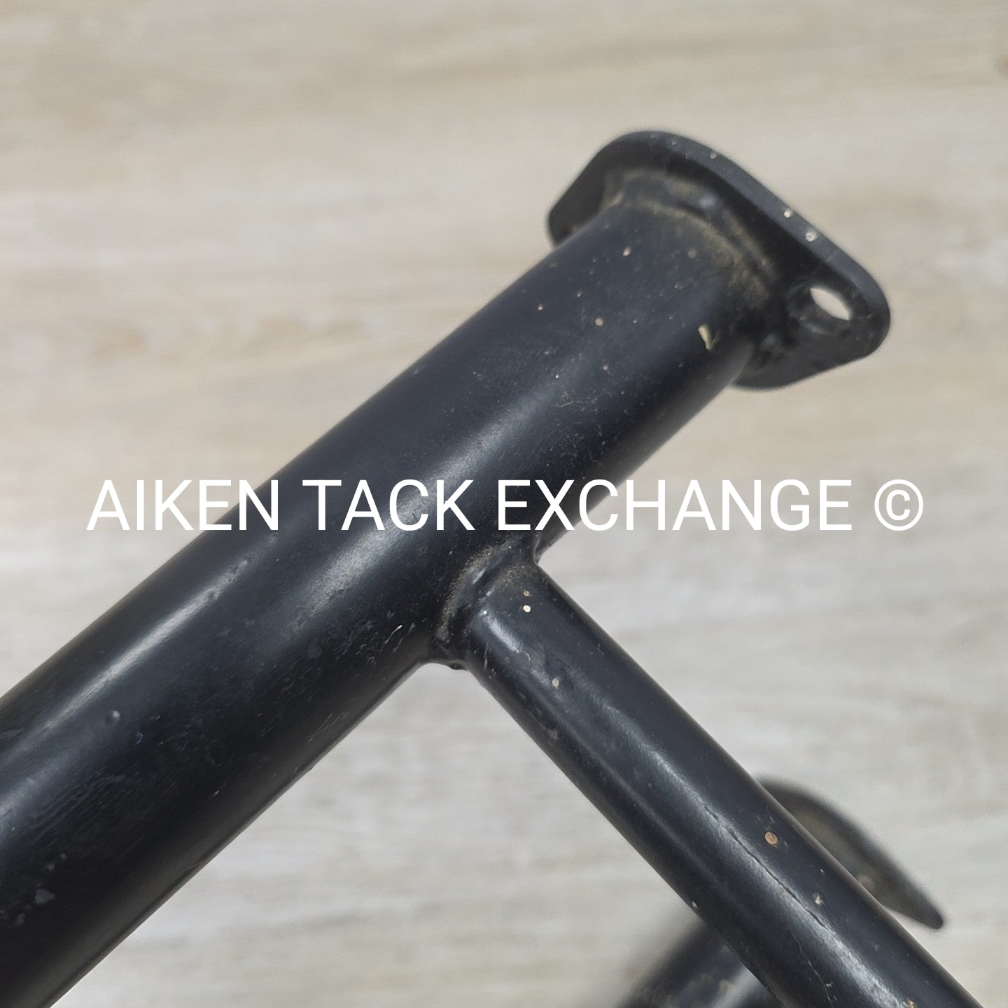 Metal Wall Mount Saddle Rack