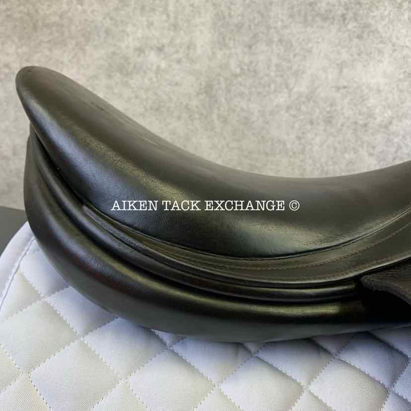 2004 Butet L-Seat (Semi Deep) Close Contact Jump Saddle, 18" Seat, 2.25 Flap, Medium Tree, Foam Panels