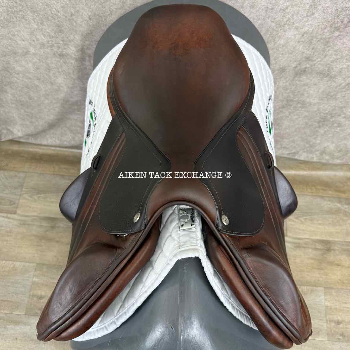 2018 CWD SE04 Monoflap Jump Saddle, 17" Seat, 2A Flap, Medium Tree, Foam Panels