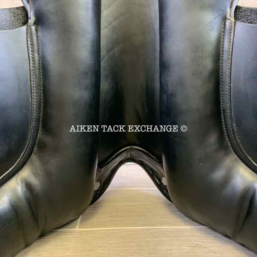 **SOLD** 2004 Custom Saddlery VLX Dressage Saddle, 17.5" Seat, Adjustable Tree, Wool Flocked Panels, Buffalo Leather