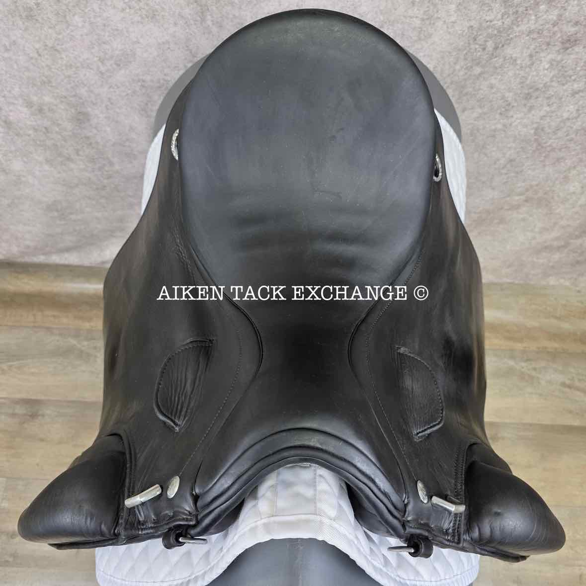 Zaldi Luso Deluxe Portuguese Dressage Saddle, 17" Seat, M/MW Tree, Wool Flocked Panels, Comes with Matching Tack & Accessories