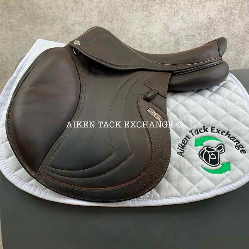 2023 CWD SE32 2GS Mademoiselle Close Contact Jump Saddle, 17.5" Seat - S2, 2L Flap, Dynamik Flex Tree - Medium, Foam Panels, Full Buffalo Leather