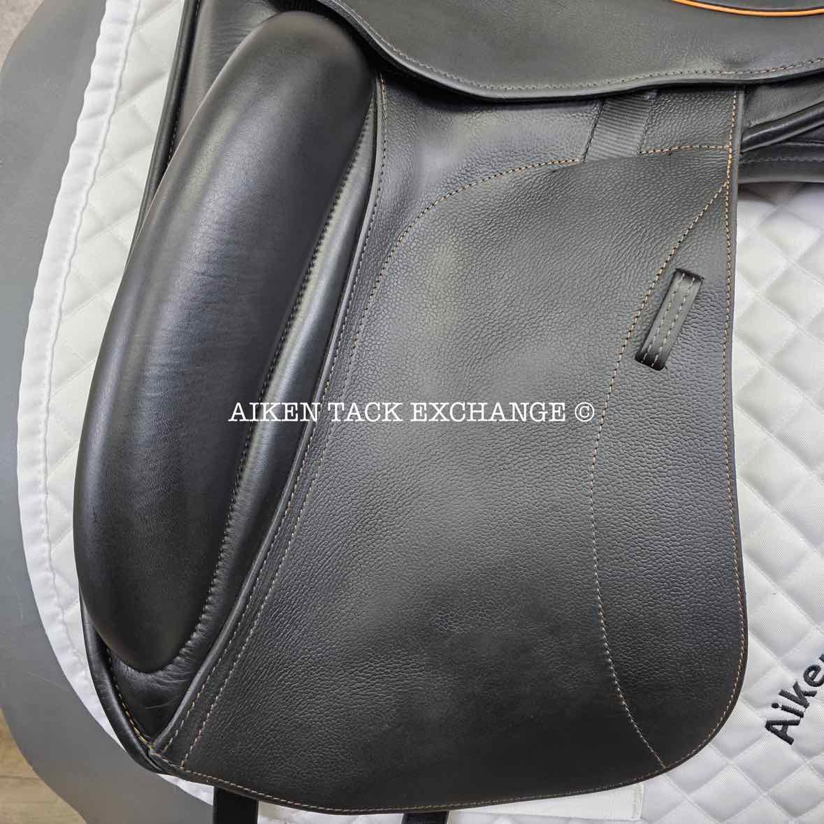 **SOLD** 2019 Custom Saddlery Icon Alpha Monoflap Dressage Saddle, 17.5" Seat, Adjustable Tree, Wool Flocked Panels