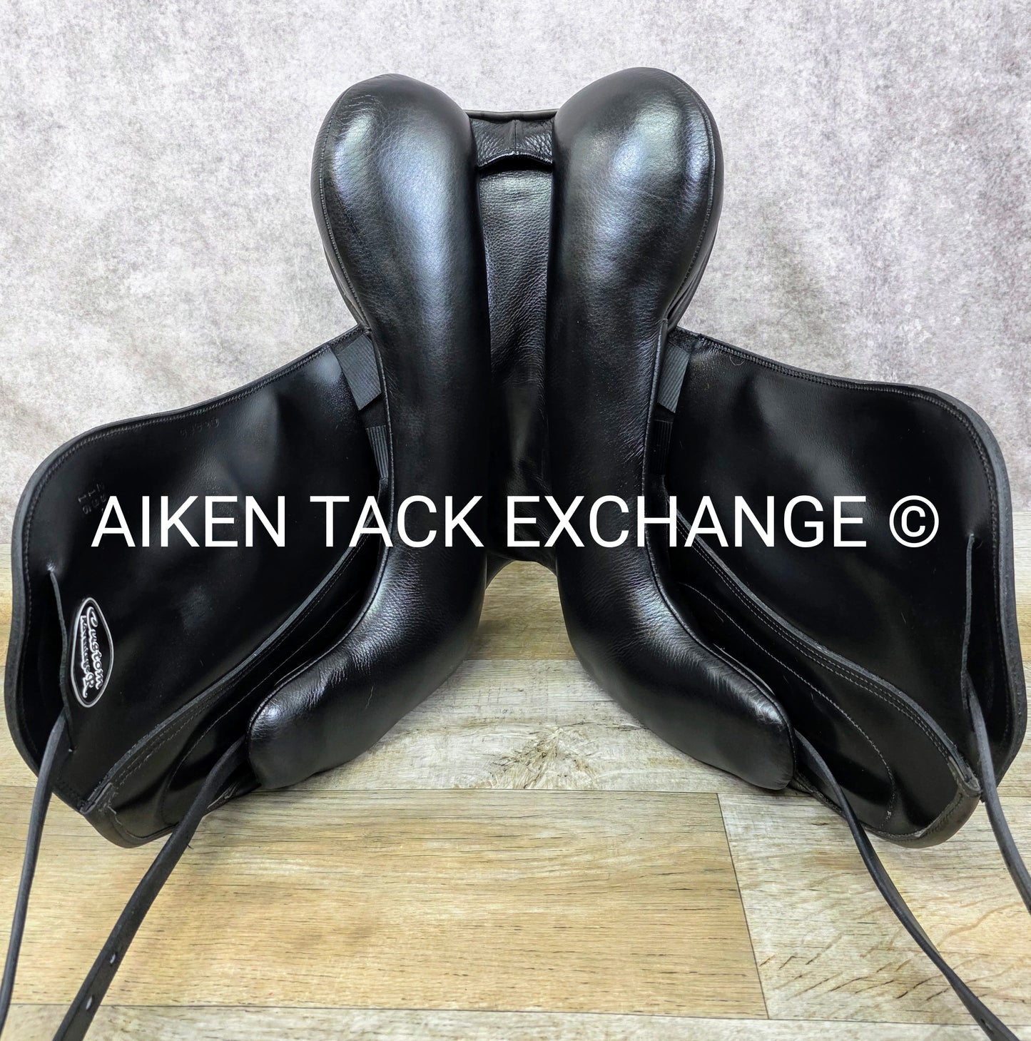 2021 Custom Saddlery Advantage R Monoflap Dressage Saddle, 18" Seat, Adjustable Tree, Wool Flocked Panels