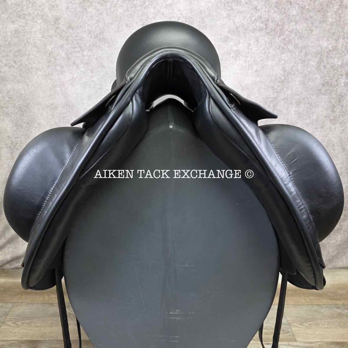 **SOLD** 2018 County Epiphany Monoflap Dressage Saddle, 17" Seat, Medium Narrow Tree, Wool Flocked Panels