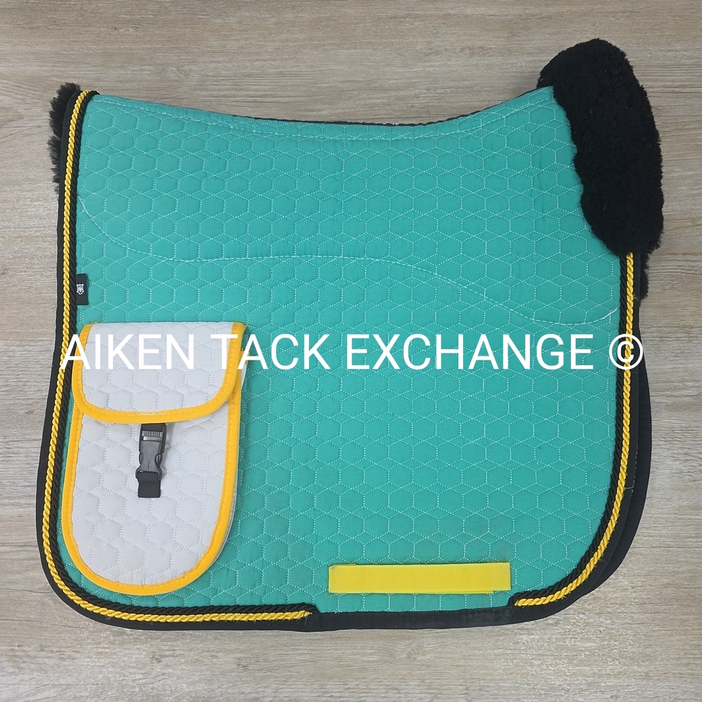 Mattes Dressage Trekking Saddle Pad with Sheepskin, Size Medium