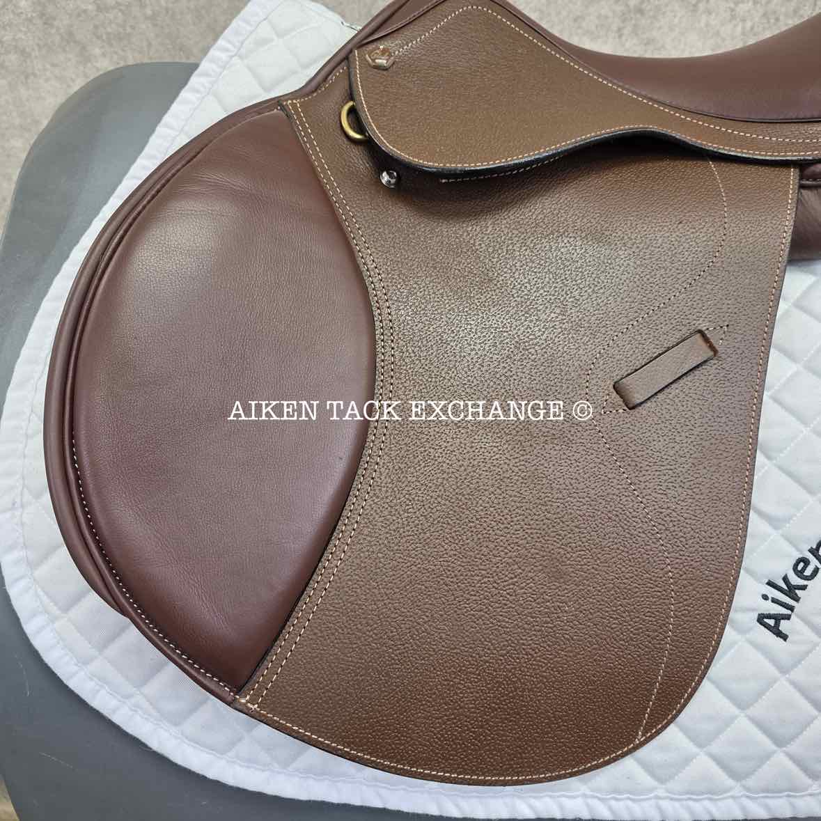 **SOLD** HDR - Henri de Rivel Club Close Contact Plus Saddle, 16.5" Seat, Adjustable Tree - IGP Changeable Gullet, Foam Panels