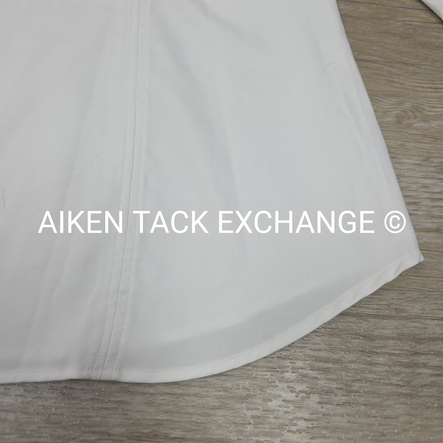 Essex Classics Long Sleeve Show Shirt, Size Medium