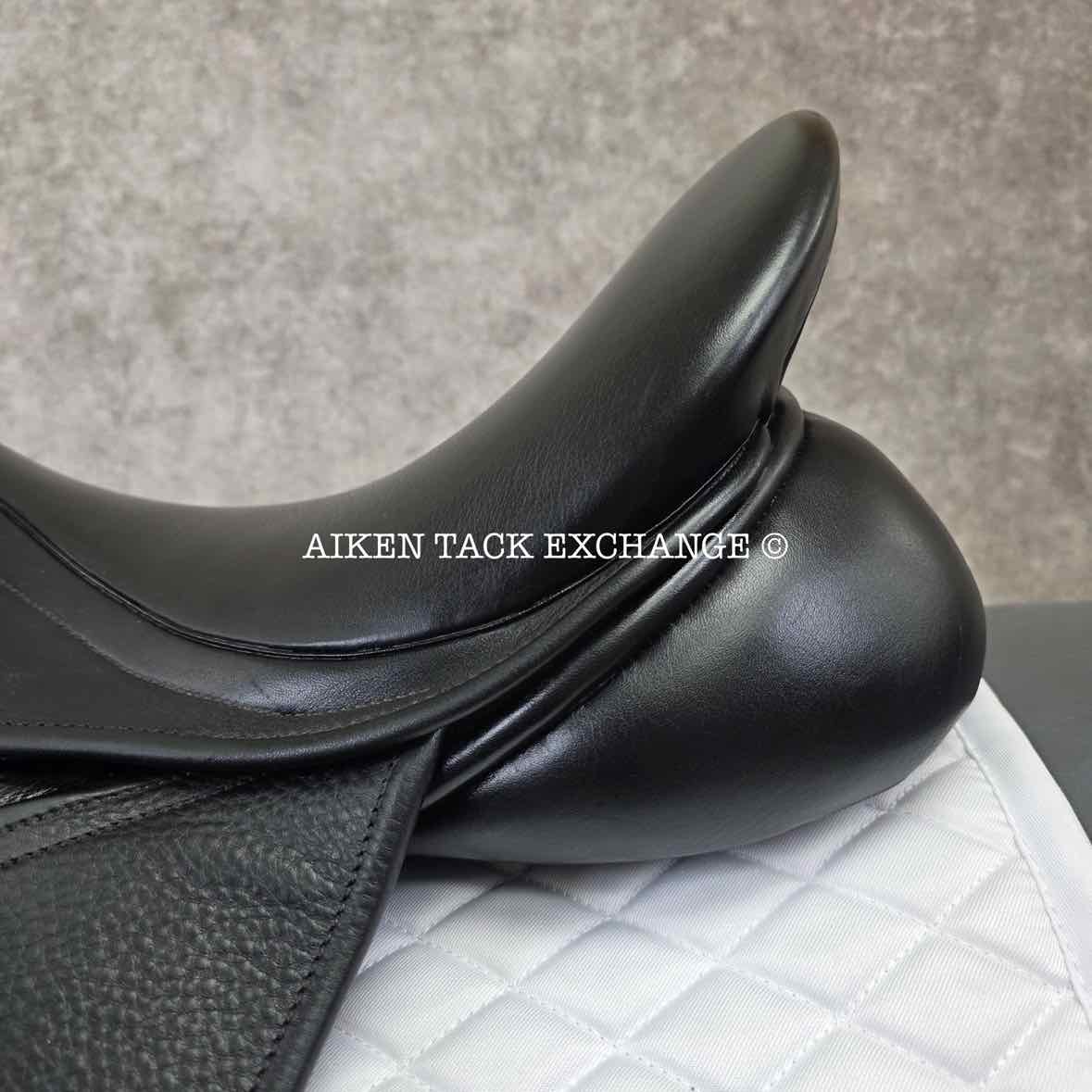 2013 County Perfection CC Dressage Saddle, 17" Seat, Medium Tree, Wool Flocked Panels