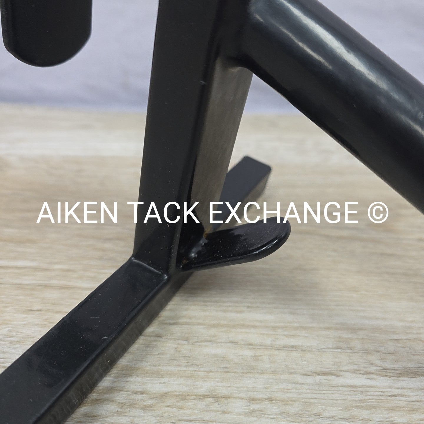 Hanging Single Saddle Rack