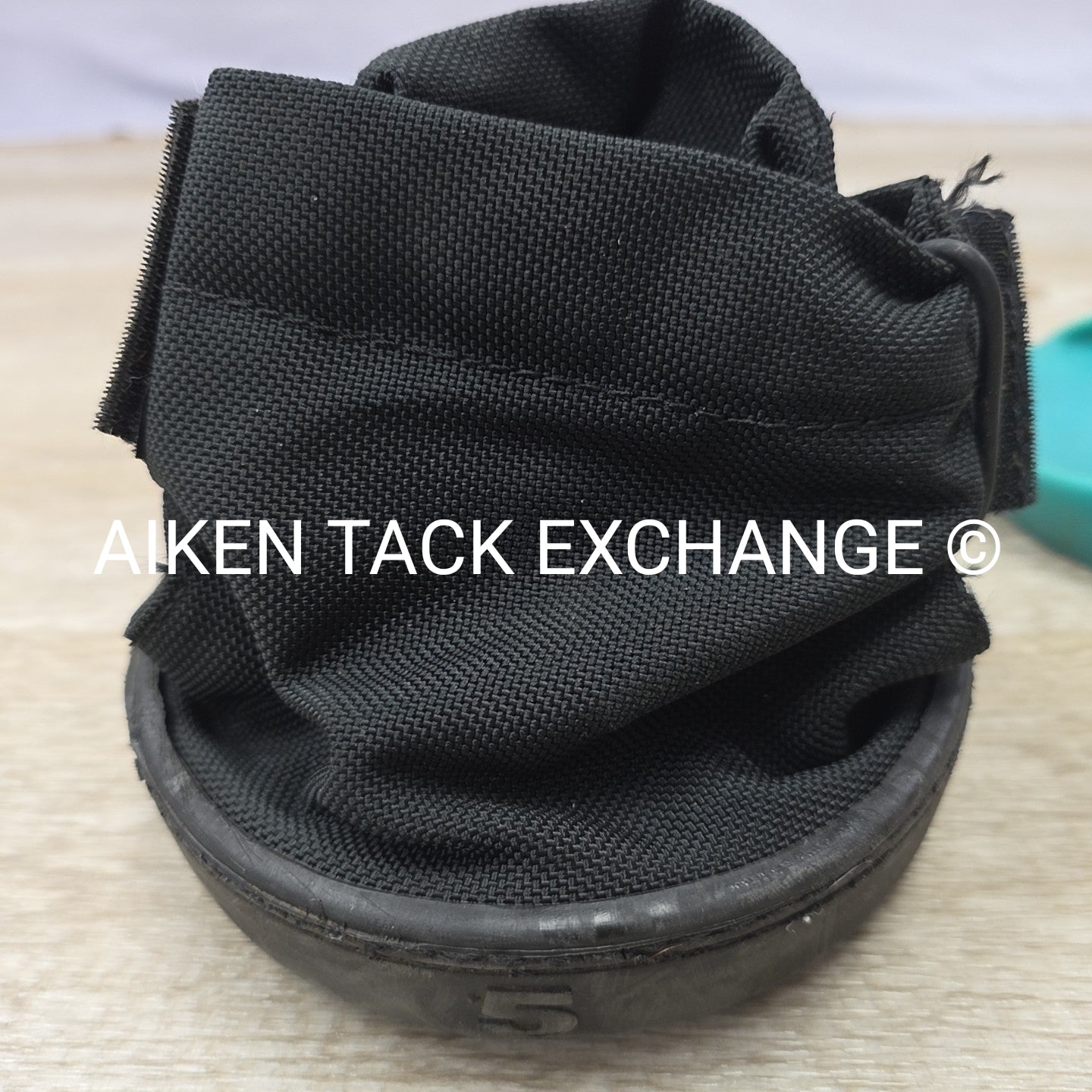 Soft-Ride Hoof Boot with 2 Inserts, Size 5 N