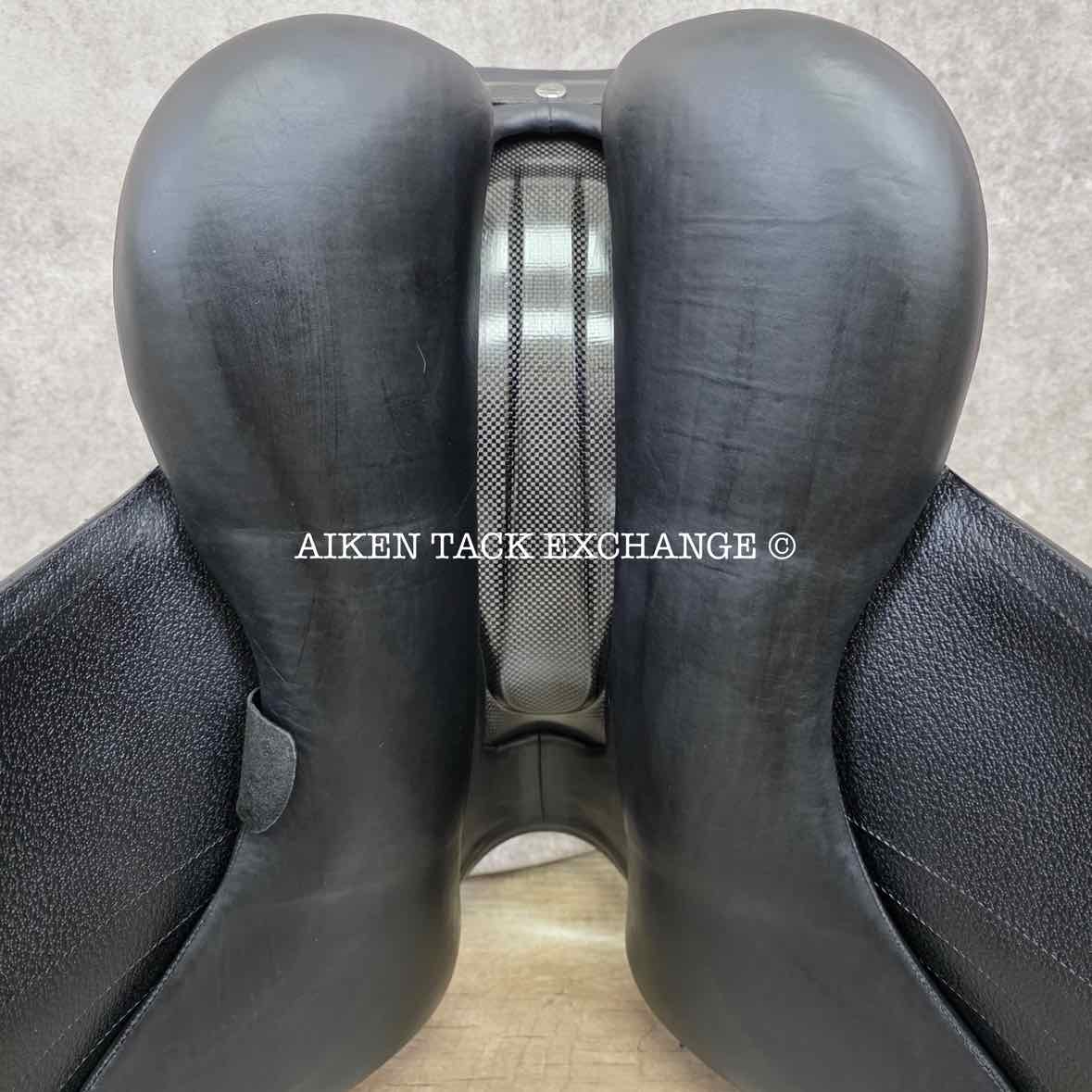 2021 Devoucoux Makila Harmonie Monoflap Dressage Saddle, 17.5" Seat - 002, 2A Flap, Dynamick Tree - Medium, D3D Panels