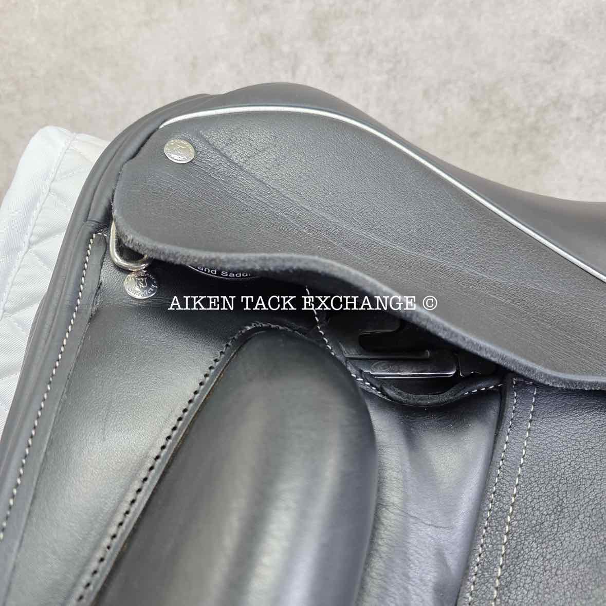 **SOLD** 2020 Custom Saddlery Wolfgang Solo Dressage Saddle, 18" Seat, Adjustable Tree - Set to Wide, Wool Flocked Panels