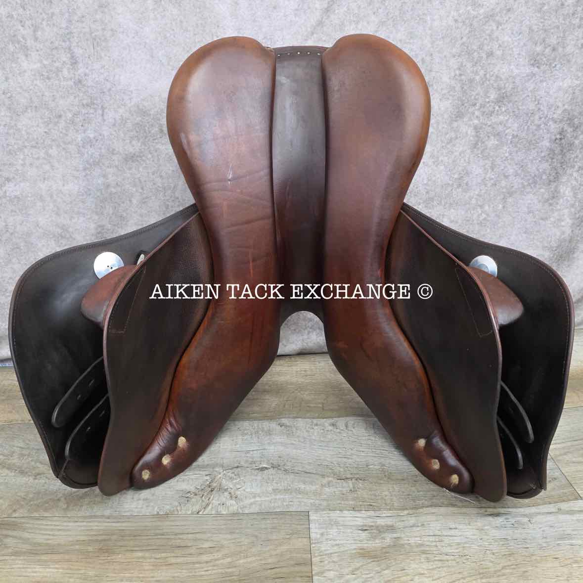2015 Meyer Act 1 Close Contact Jump Saddle, 17.5" Seat, Medium Tree, Foam Panels