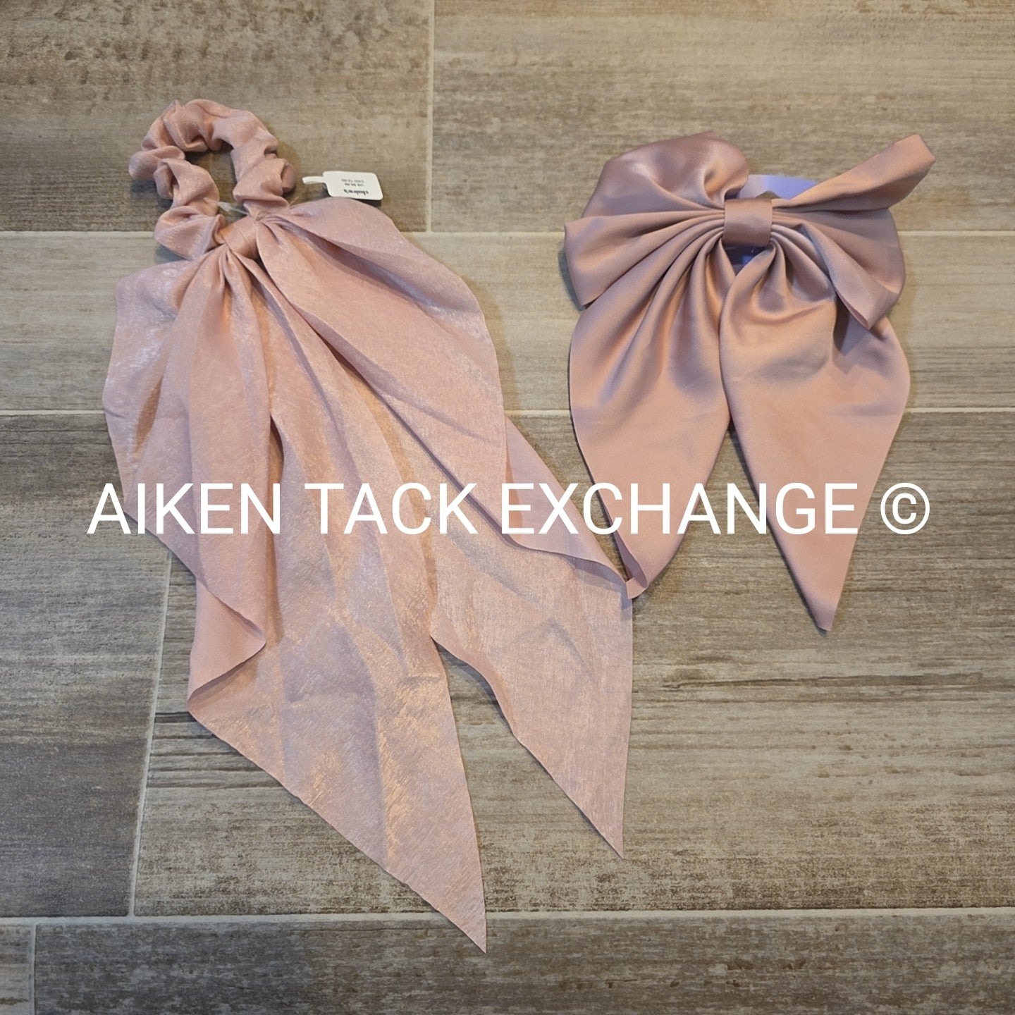 Claire's Hair Bundle - 1 Scrunchie, 1 Hair Clip