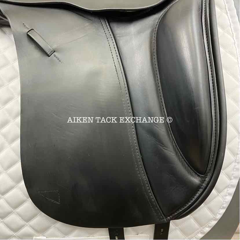 **SOLD** 2007 Lovatt & Ricketts Berkeley Dressage Saddle, 17" Seat, Short Flap, Wide Tree, Wool Flocked Panels