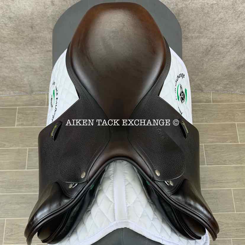 2018 Amerigo Vega Jump Saddle, 18" Seat, Medium Wide Tree, Wool Flocked Panels