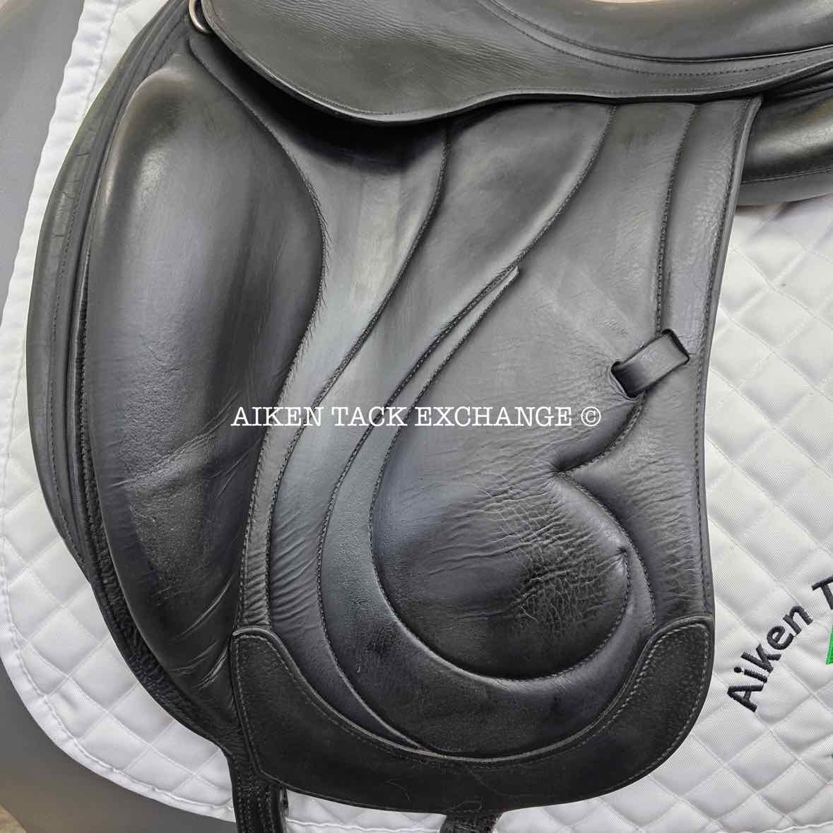 2016 Antares Cadence Monoflap Dressage Saddle, 17" Seat, 3D Flap, Medium Wide Tree, Foam Panels, Full Buffalo Leather