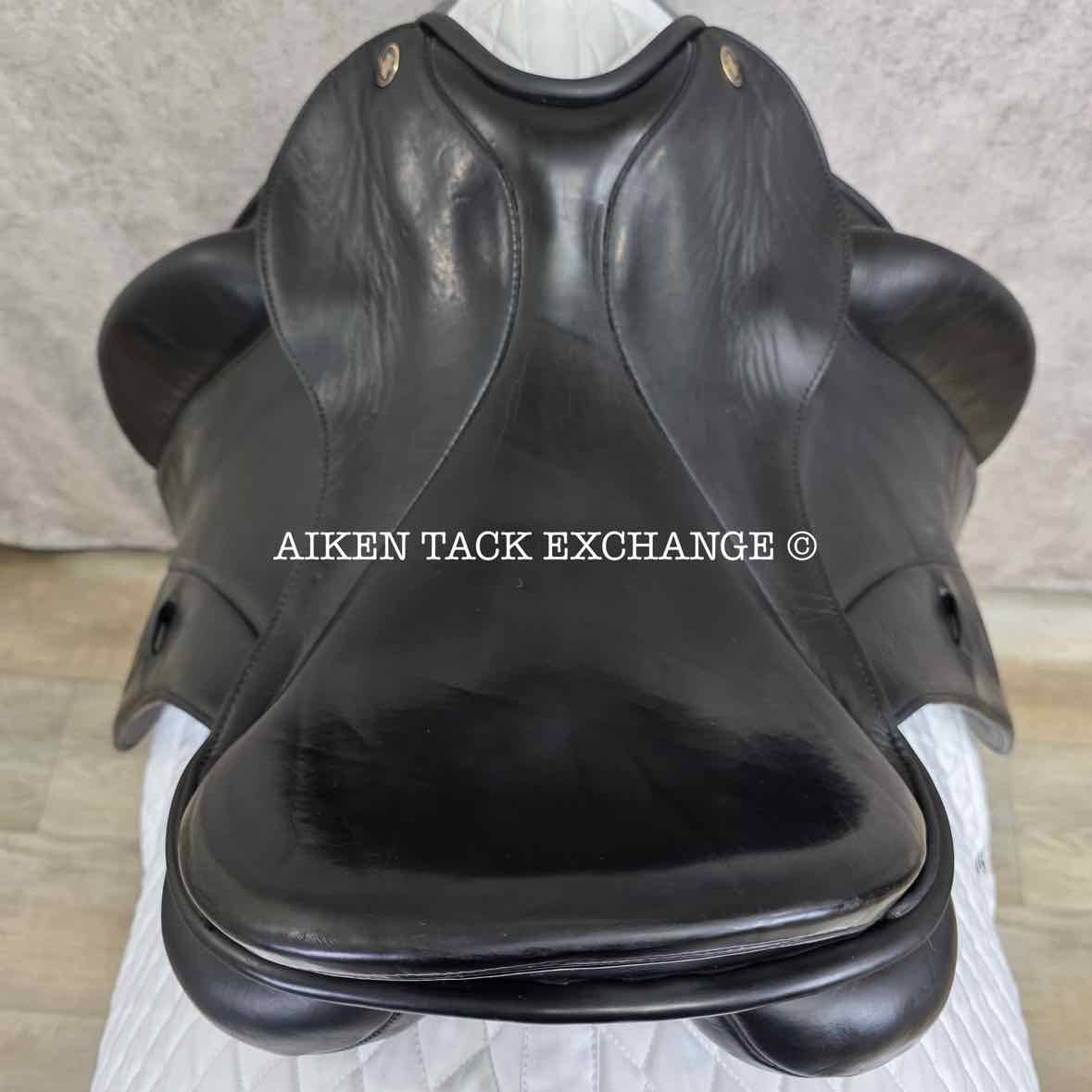 2001 Hennig Sofa Dressage Saddle, 17" Seat, Medium Tree, Wool Flocked Panels