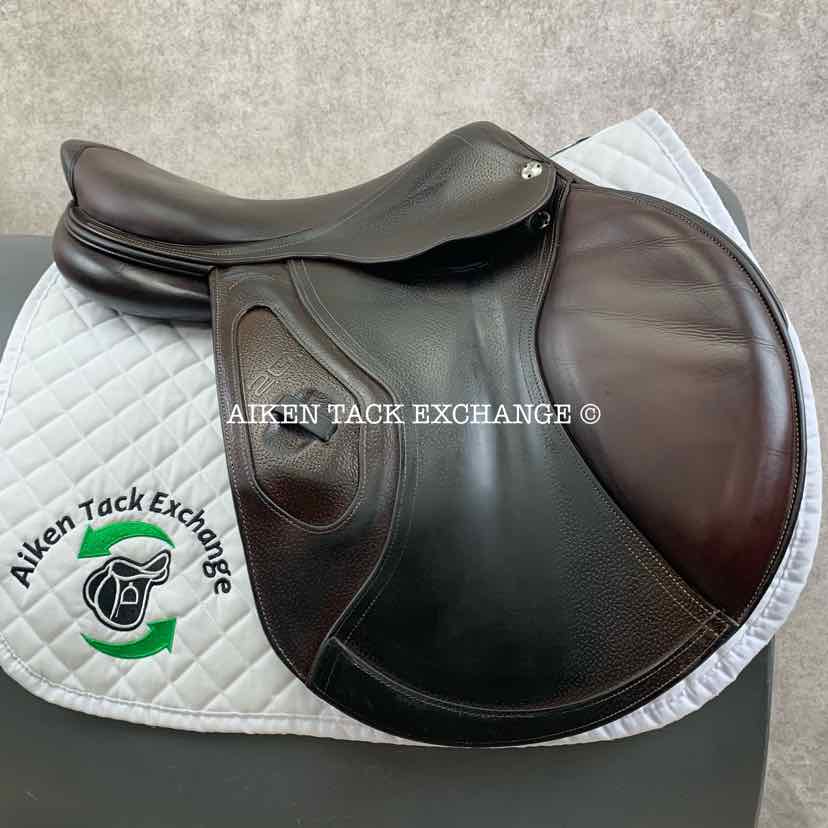 **SOLD** 2017 CWD SE30 2GS Close Contact Jump Saddle, 18" Seat - S3, 4L Flap, Dynamik Flex Tree - Medium, Foam Panels