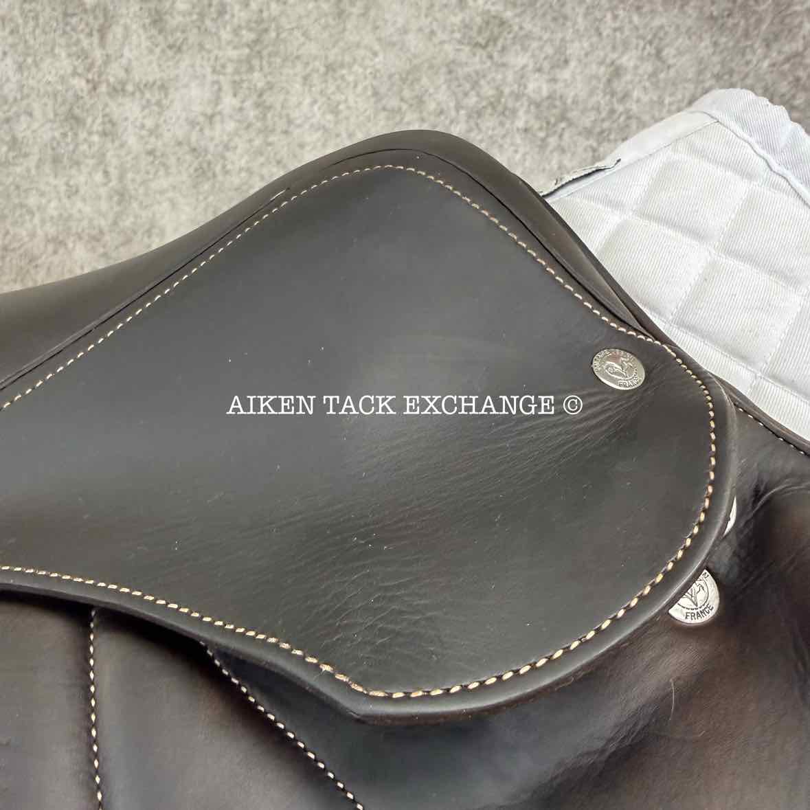 2018 Voltaire Lexington Monoflap Jump Saddle, 18.5" Seat, 2AA Flap, MW/W Tree, FIN Panels, Full Buffalo Leather