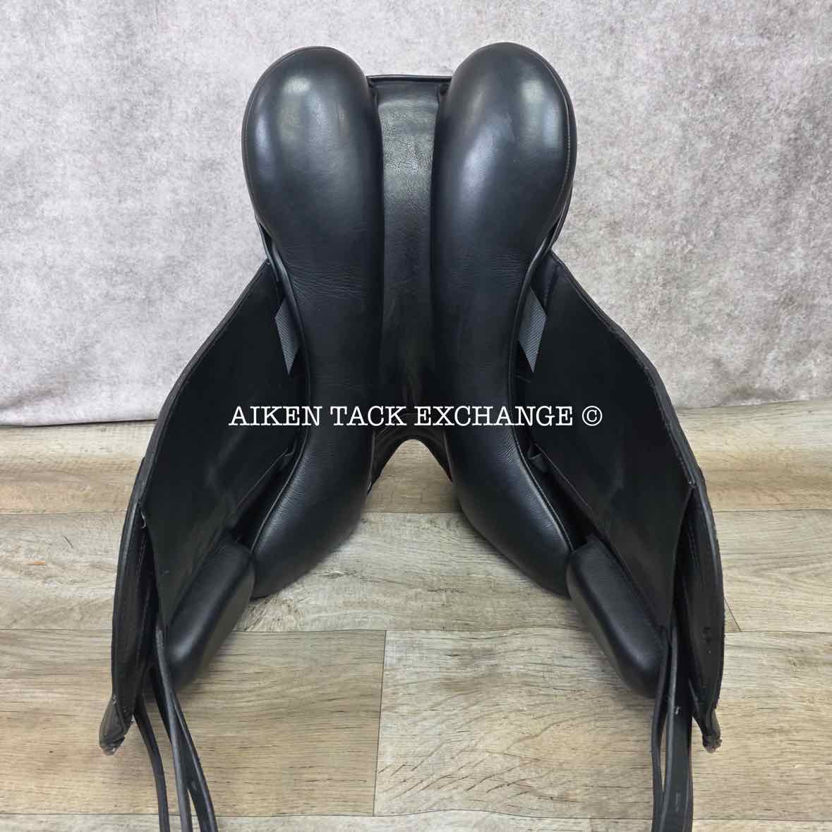 Fairfax Elias Monoflap Dressage Saddle, 18" Seat, Adjustable Tree - Changeable Gullet, Wool Flocked Panels