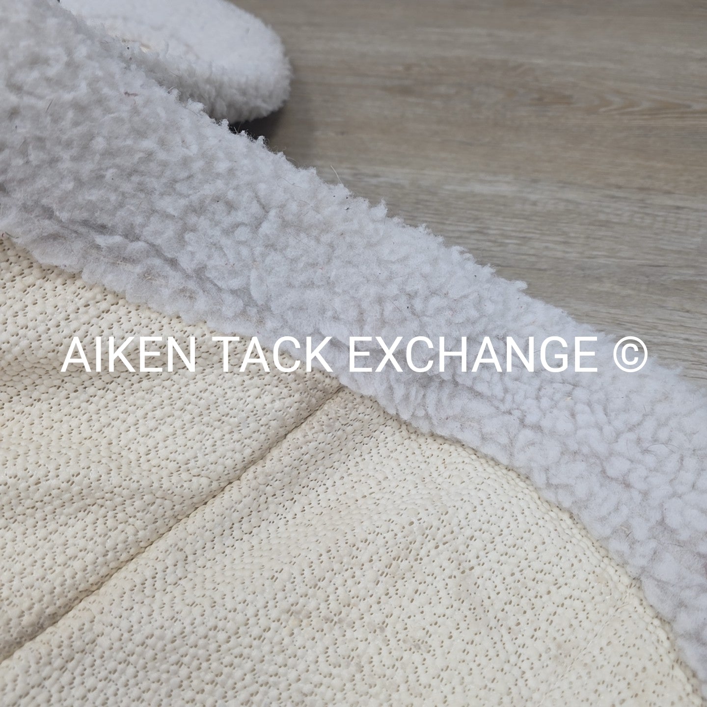 Ecogold Non-Slip Secure Hunter Pad, Size Large / 17" - 17.5"