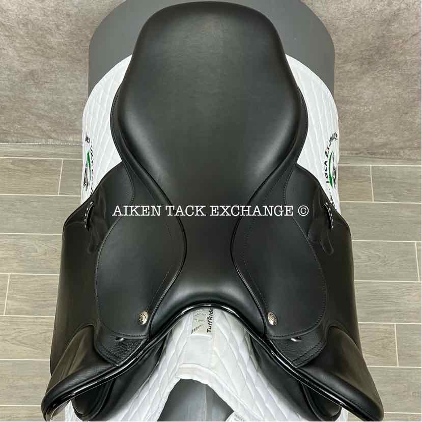 2023 MacRider Grand Prix Pro Jump Saddle, 17" Seat, Medium Wide Tree, Wool Flocked Panels