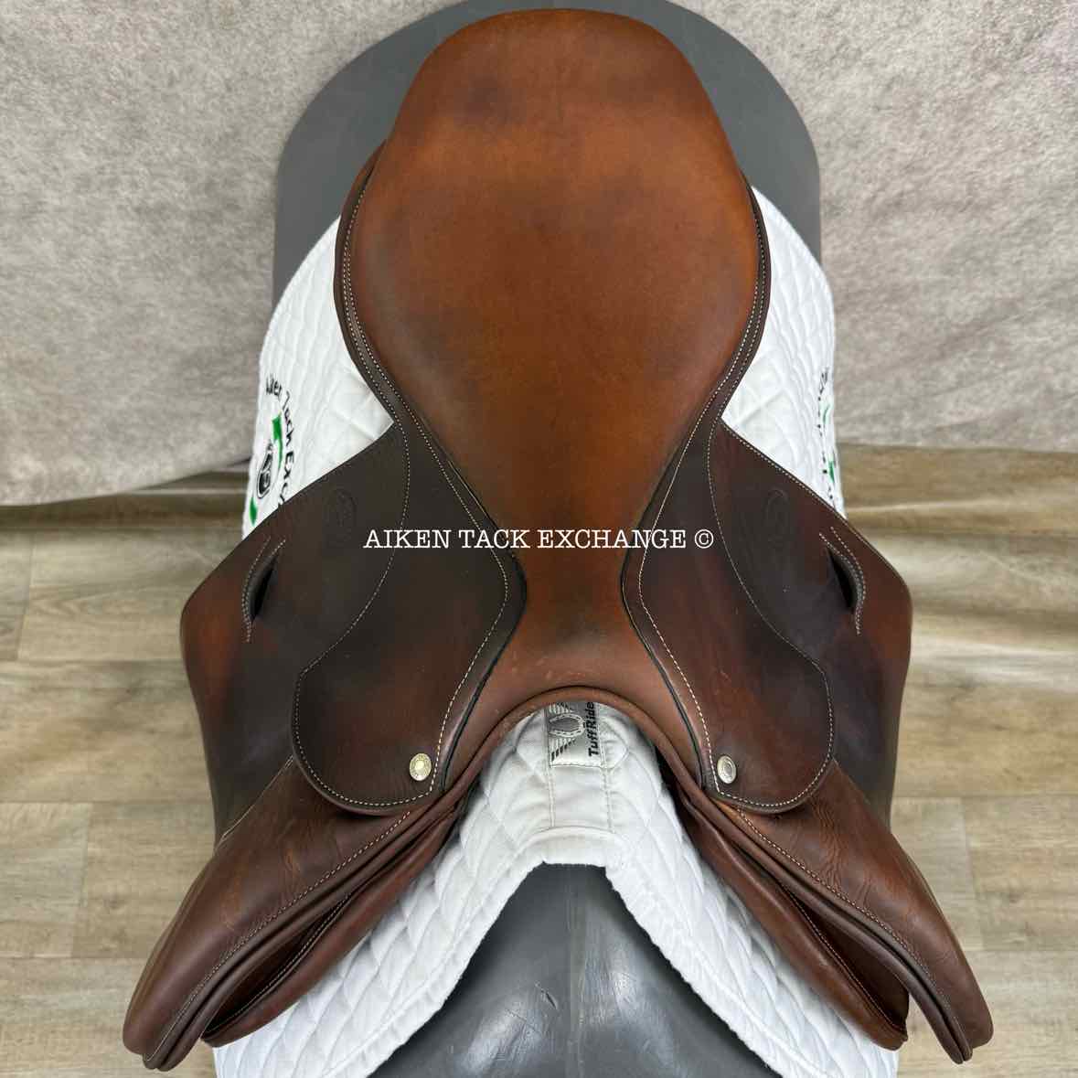 2009 Devoucoux Oldara Close Contact Jump Saddle, 18" Seat, 3A Flap, Medium Wide Tree, Foam Panels