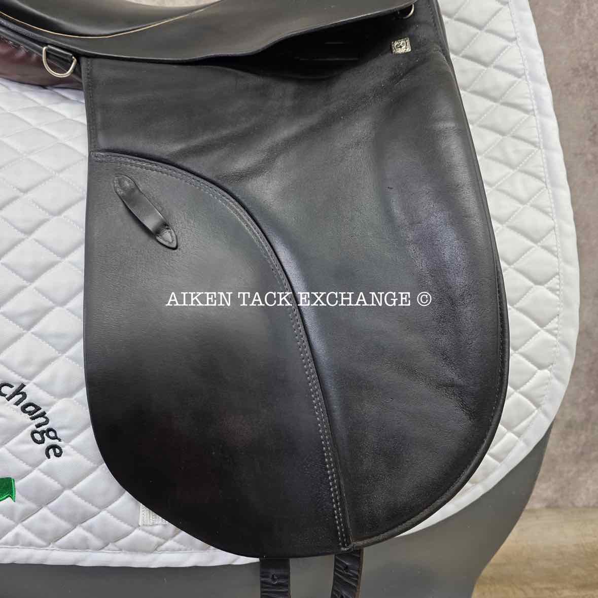 Stubben Tristan Dressage Saddle, 18" Seat, 31.5cm Tree - Medium Wide, Wool Flocked Panels